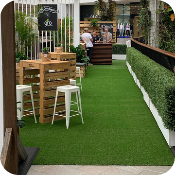 Artificial Hedge Hire by Event Marquees | © Event Marquees
