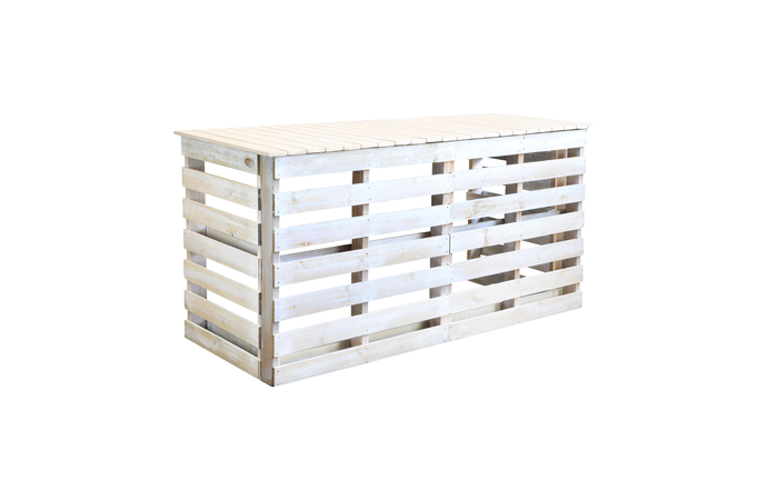 White Wash pallet bar hire by Event Marquees | © Event Marquees