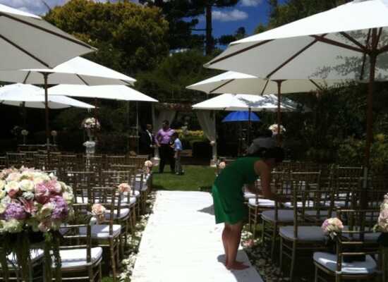 umbrella hire by event marquees | © event marquees | © event marquees