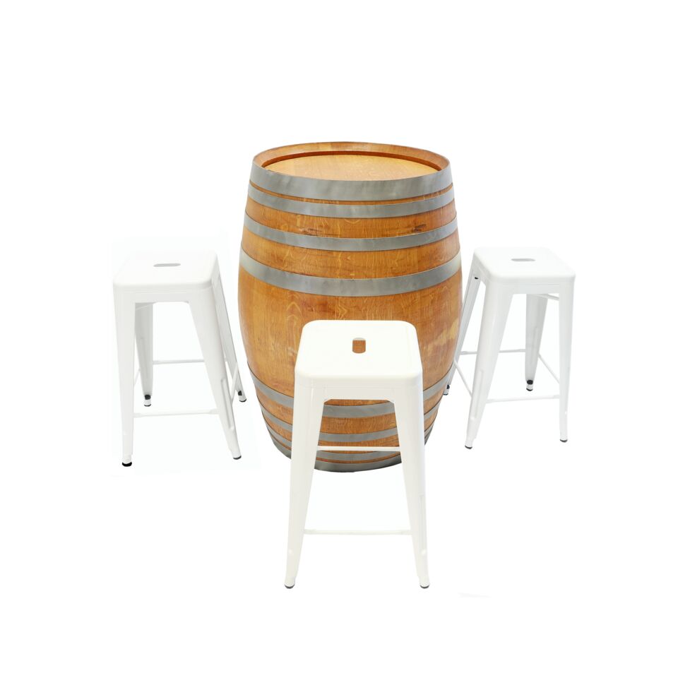 wine barrel with bar stools | © Event Marquees | © Event Marquees